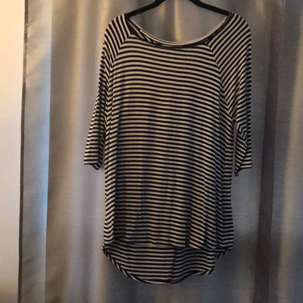 Perfect legging tee. Clearance 3/10